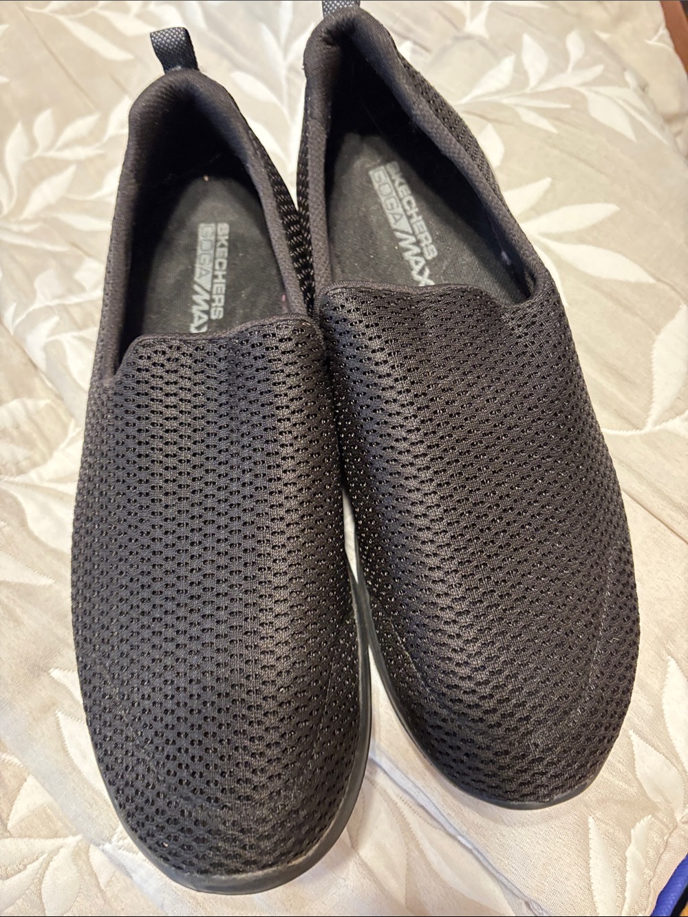Go Walk Skechers Sz 8 Woman’s Black Mesh Slip-On Loafers